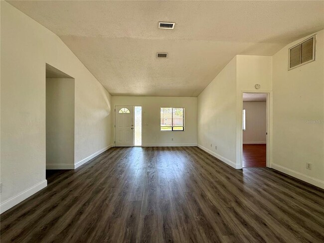 Building Photo - 4 Bannbury Ln