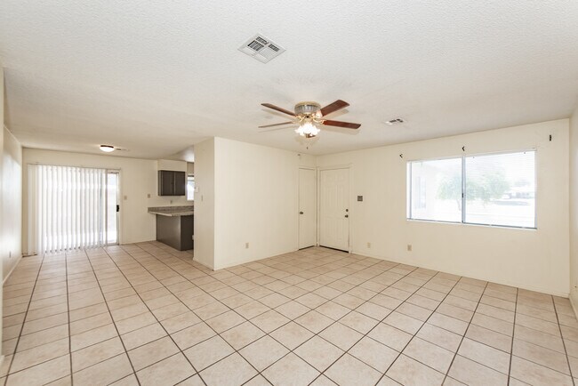 Building Photo - 4598 W 18th Ln
