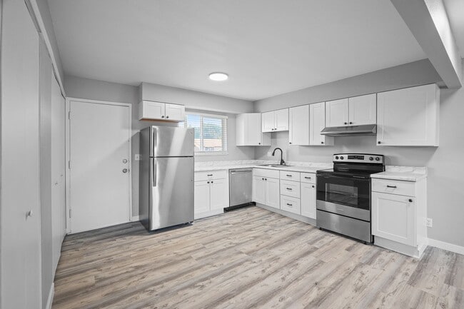 Building Photo - Ground floor remodeled 2 br unit