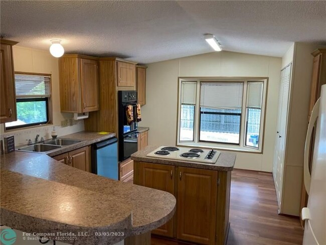 Primary Photo - 3161 SW 53rd Ave