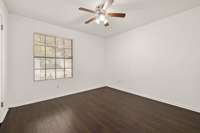 Building Photo - 3402 Settlement Dr