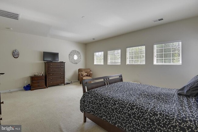 Building Photo - 6087 Piney Woods Ct