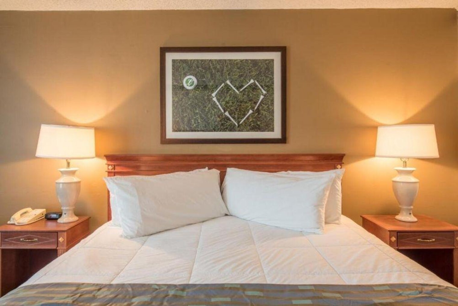 Building Photo - 1 Lakeview Dr