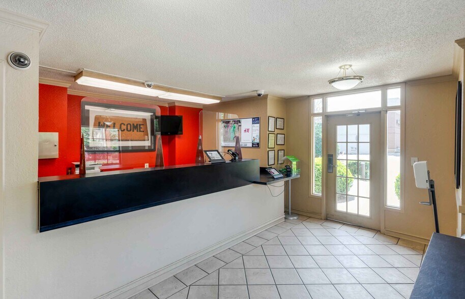 Building Photo - Furnished Studio-Atlanta - Perimeter - Hammond Drive