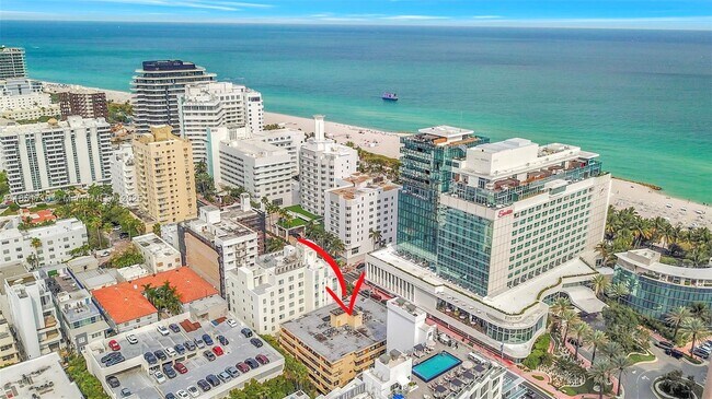Building Photo - 2924 Collins Ave
