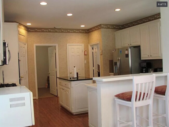 Building Photo - 1605 Berwick Dr