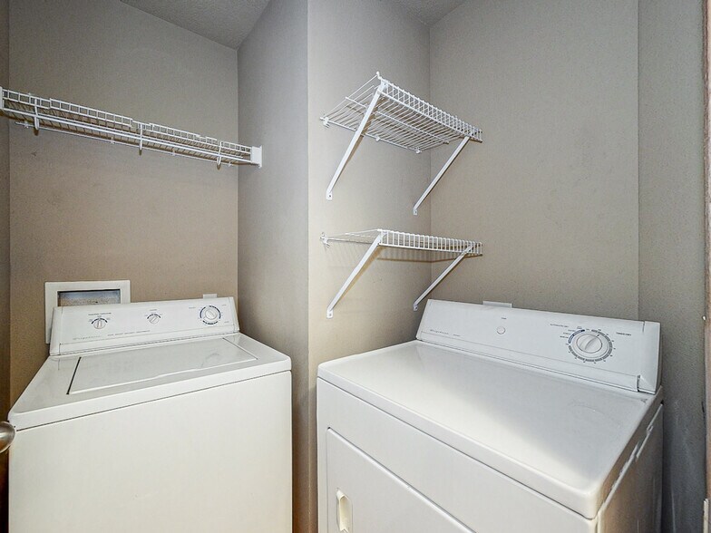 Laundry - 388 NE Kingwood