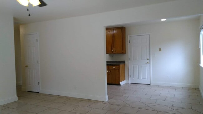 Building Photo - 1440 Orange St