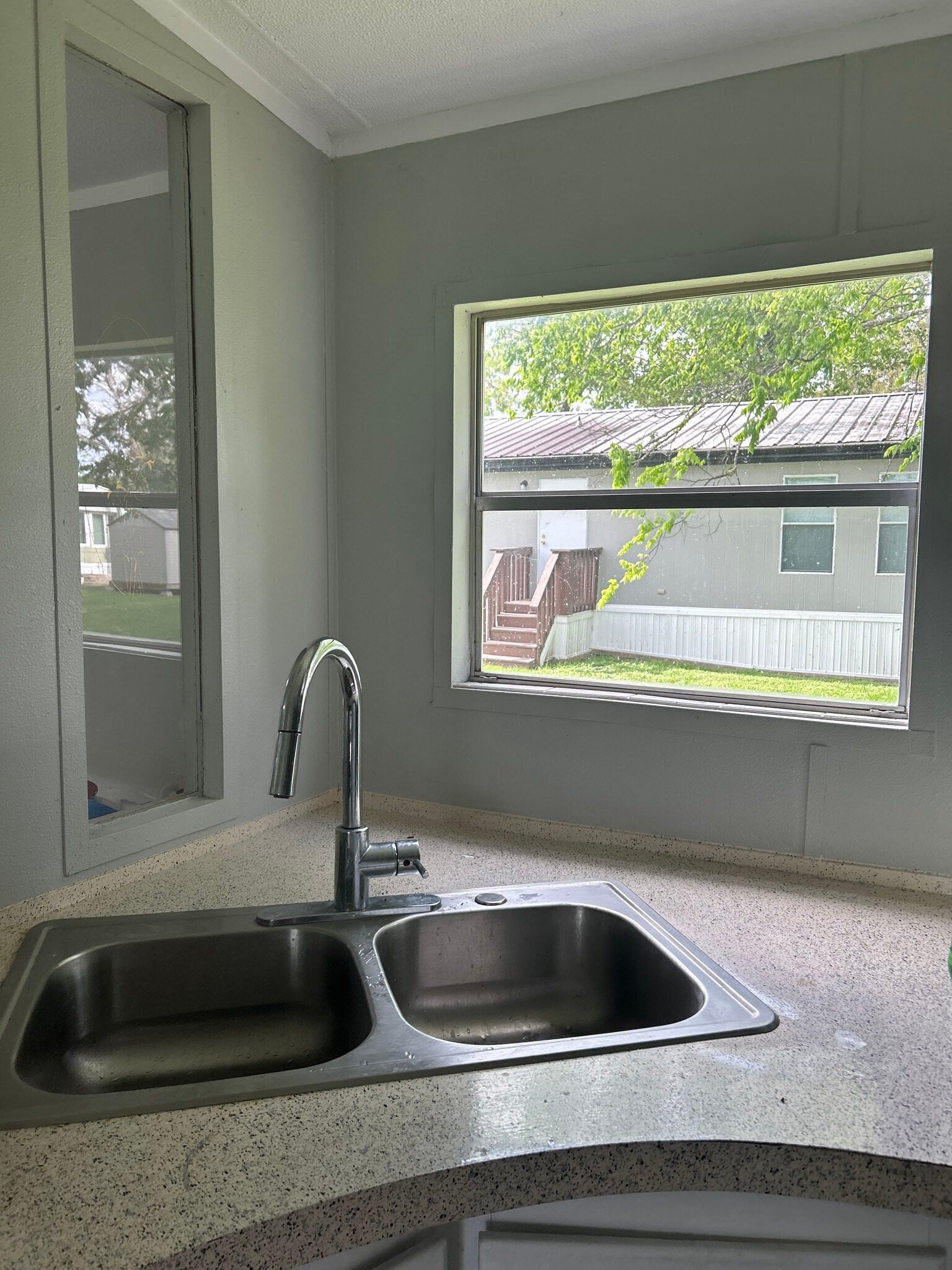 Building Photo - 4329 W Park Row Blvd