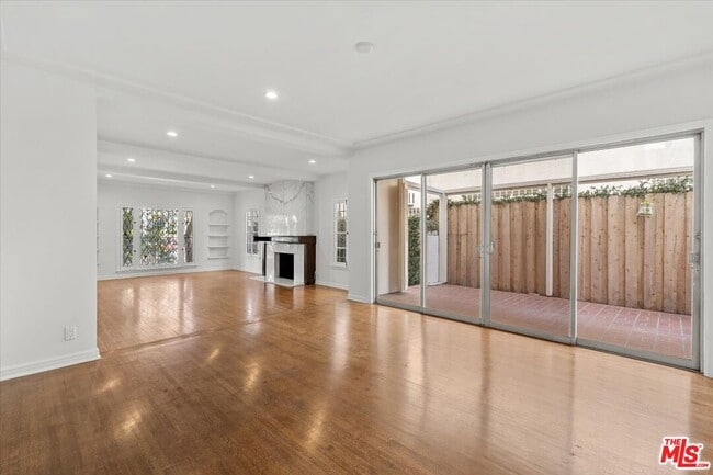 Building Photo - 203 S Detroit St