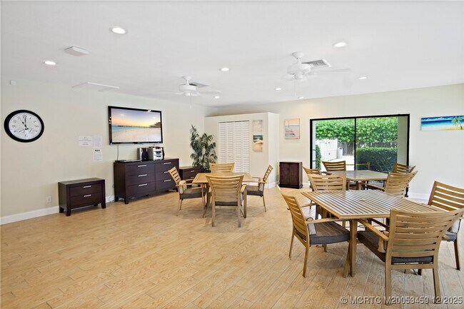 Building Photo - 9940 S Ocean Dr