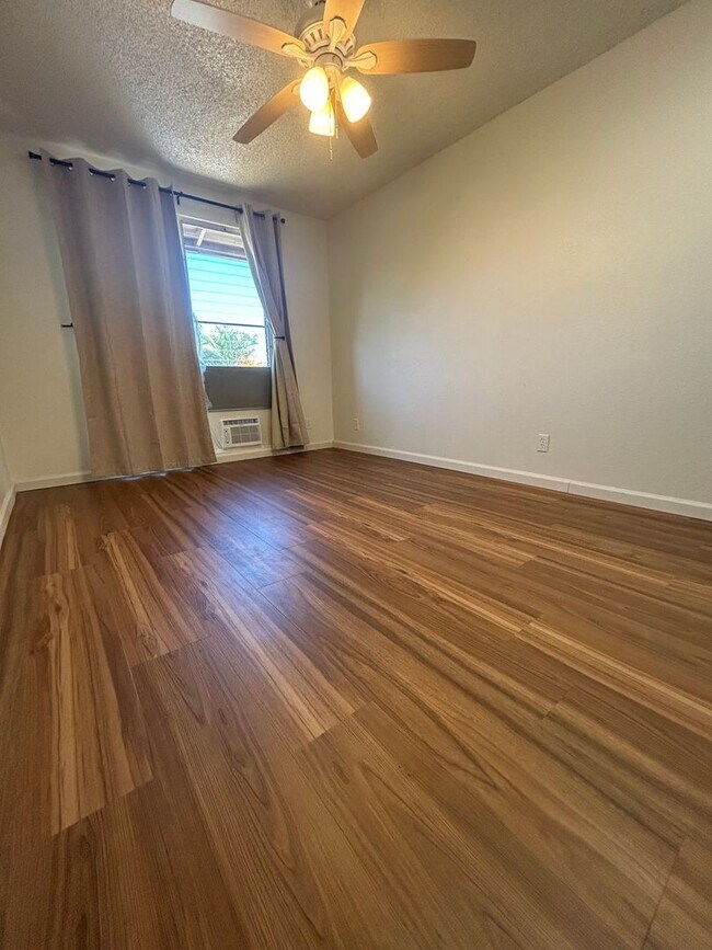 Building Photo - Available on 05/05/26, 1170 sq ft, 3 Bedrooms, 1.5 Baths, 2 Assigned Parking at Palehua Hale in M...