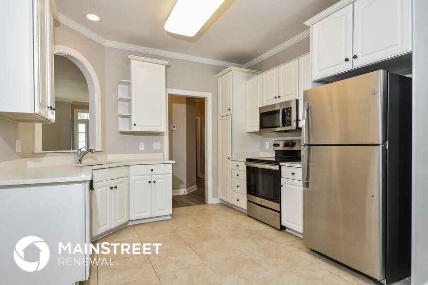 Building Photo - 1321 Davenport Ct