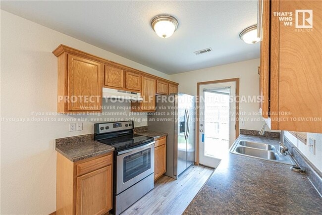 Building Photo - 1155 S Craftsman St