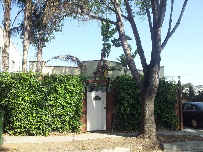 Building Photo - 1248 N Citrus Ave