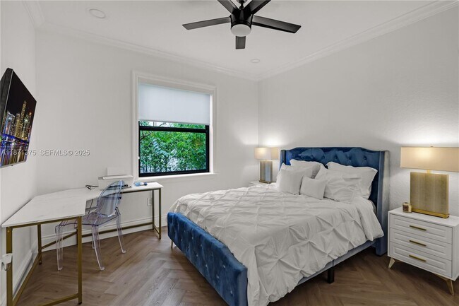 Building Photo - 5478 SW 189th Ave