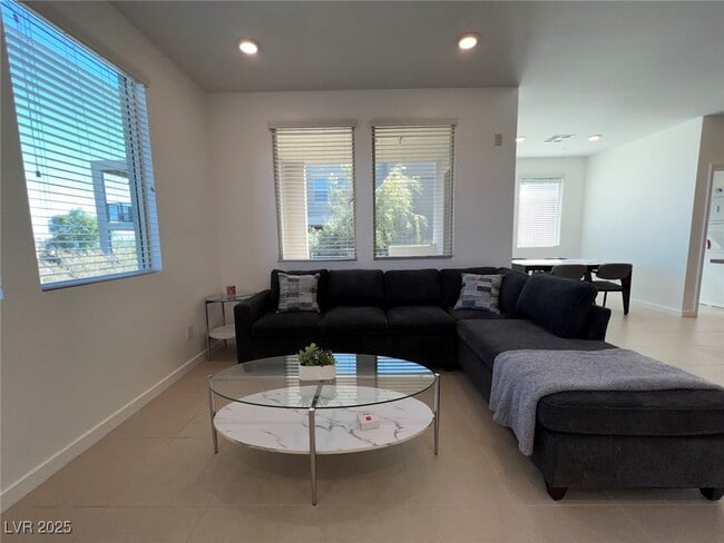 Building Photo - 11237 Rainbow Peak Ave