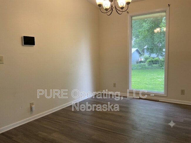 Building Photo - 15229 Y St