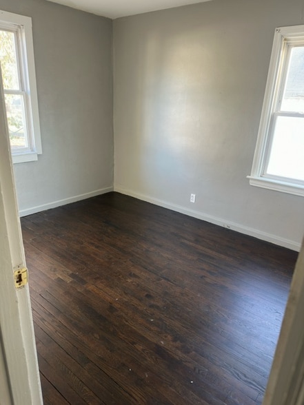 Building Photo - 458 Plaza Ave