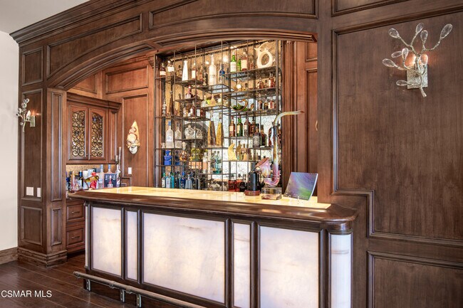 Building Photo - 4358 Cresthaven Dr