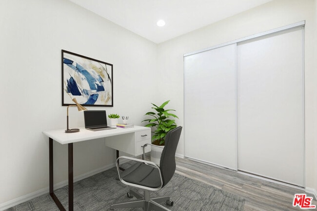 Building Photo - 1722 N Ave 45