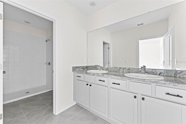 Building Photo - 11082 Crescent Deer Dr