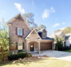 Building Photo - 221 Hickorywoods Dr