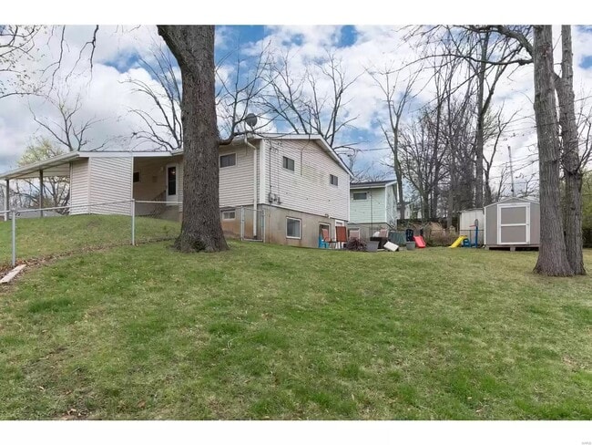 Building Photo - 527 Joshua Dr