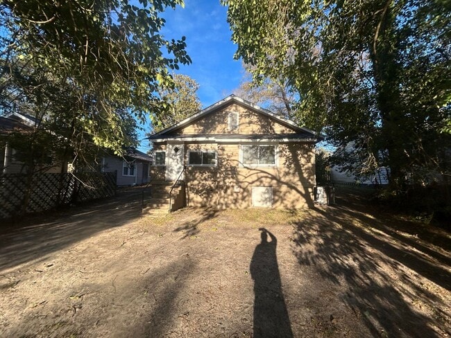 Building Photo - 1506 Charlton St