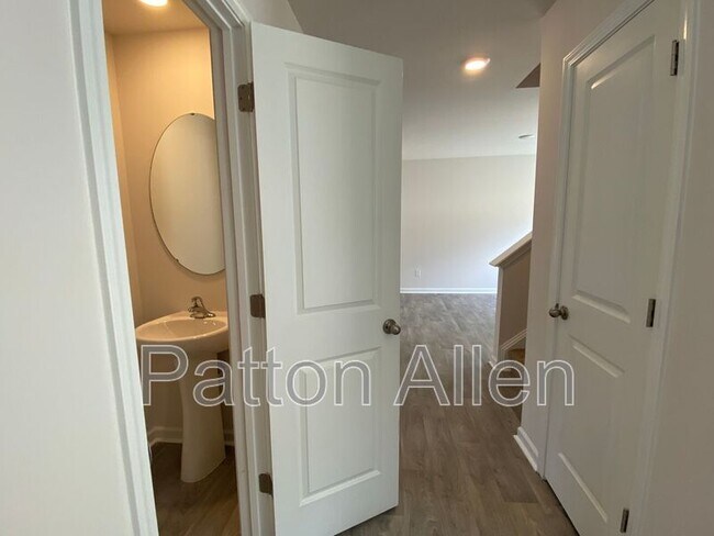 Building Photo - 45 Hamrick Dr