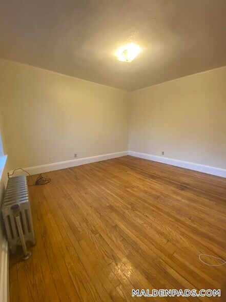 Building Photo - 349 Pleasant St