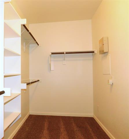 Building Photo - 3921 Roxbury St