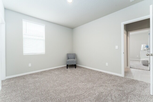 Building Photo - Spacious & Beautifully designed 4 Bedroom/...
