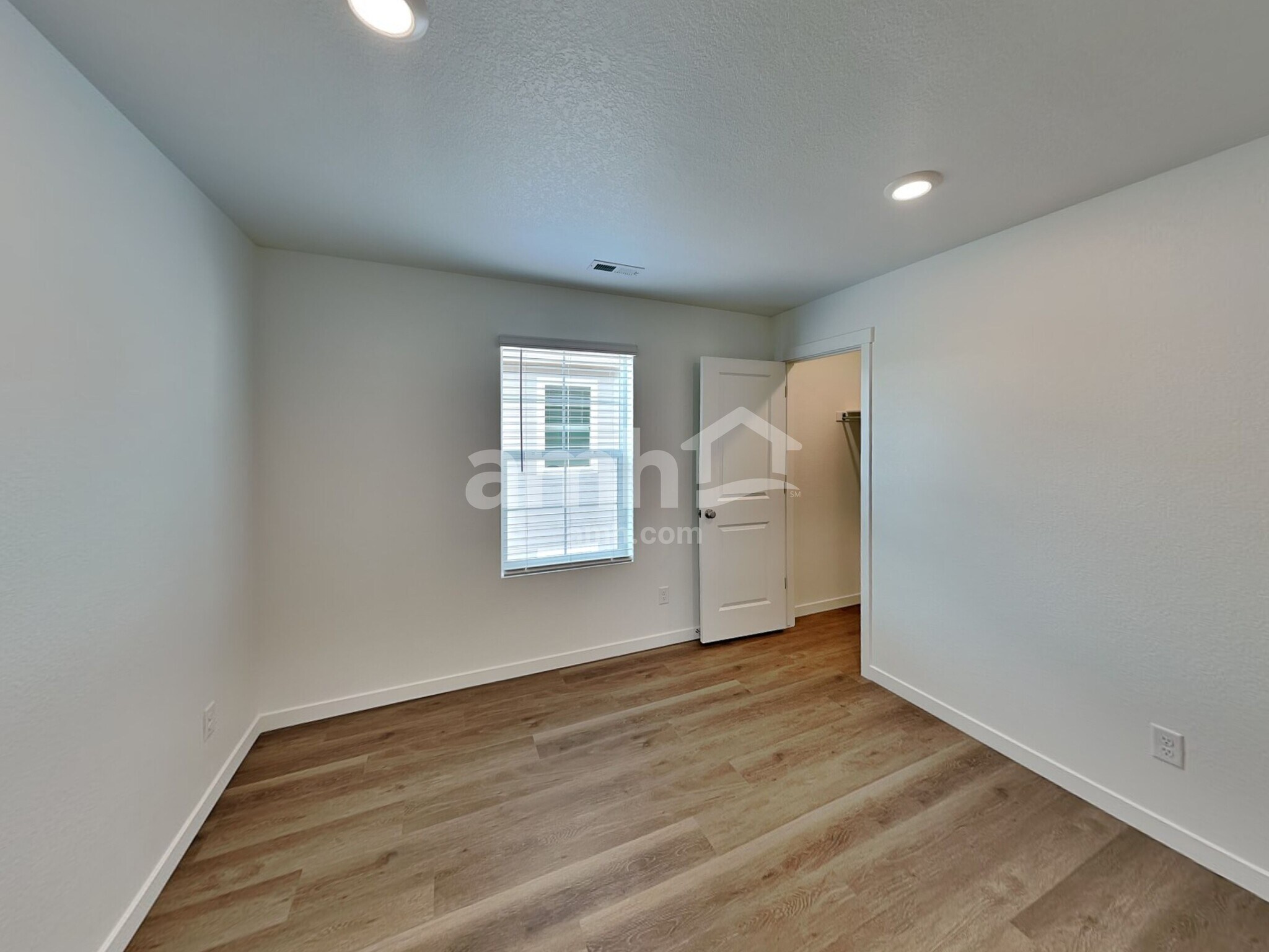 Building Photo - 26103 E Calhoun Pl