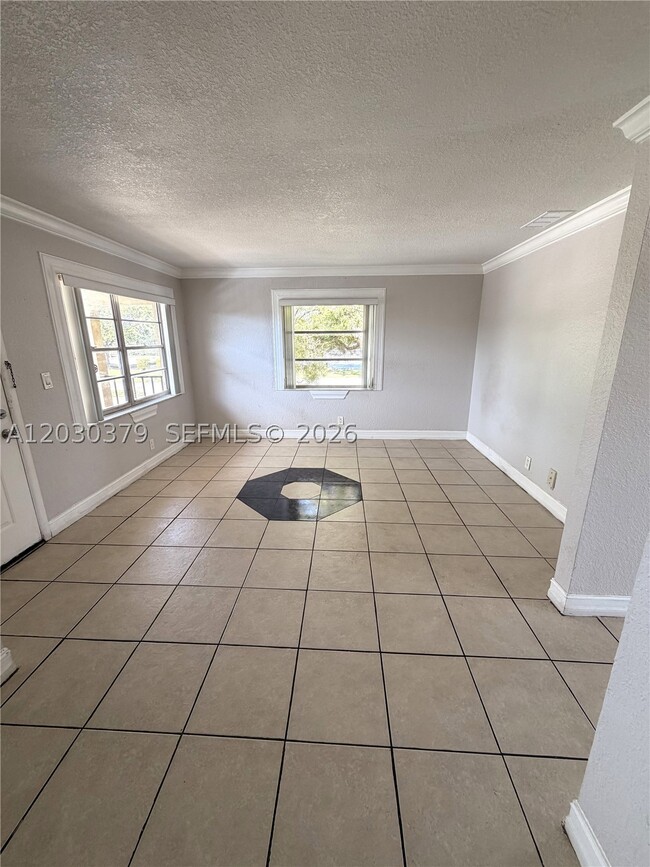 Building Photo - 412 Lakeside Dr