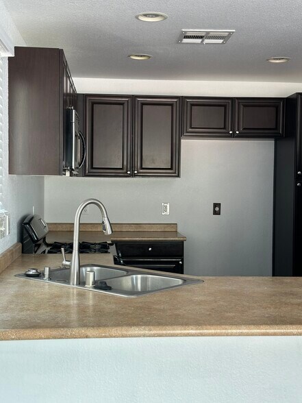 Building Photo - 6824 Briarwood Bend Ave