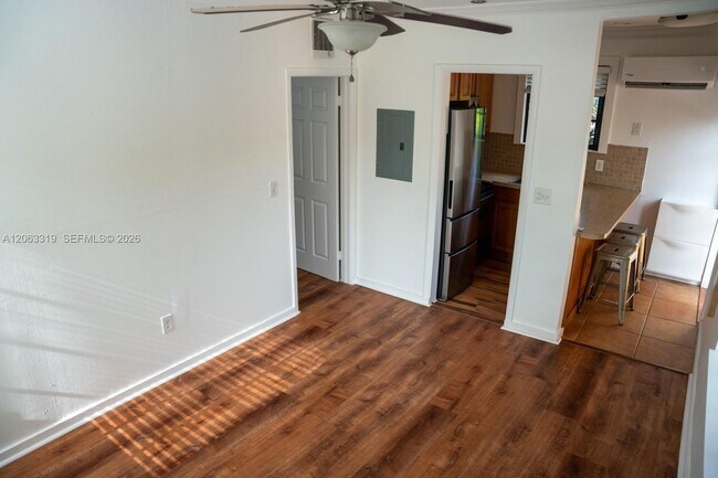Building Photo - 1222 Salzedo St