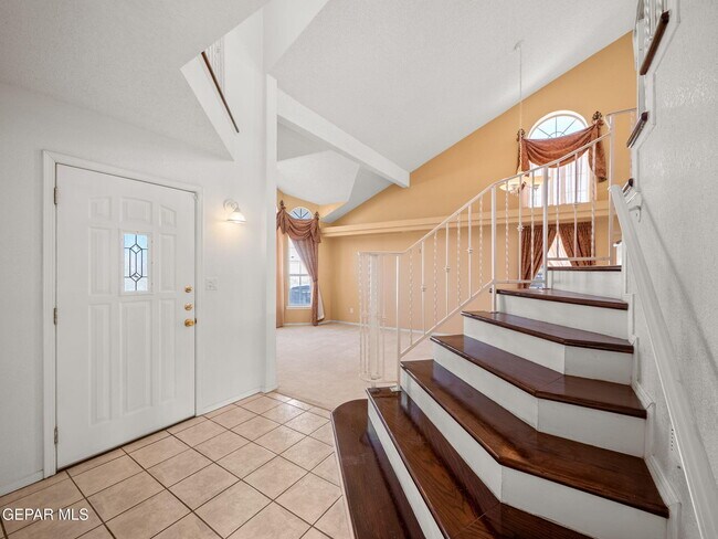 Building Photo - 4572 Loma Linda Cir