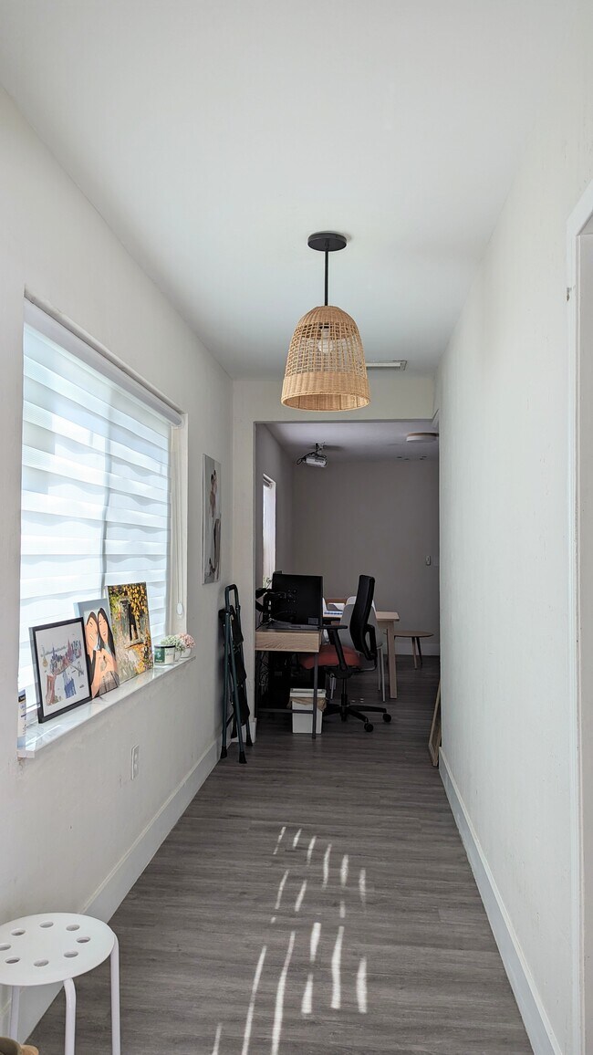 Building Photo - 3334 SW 24th Ter