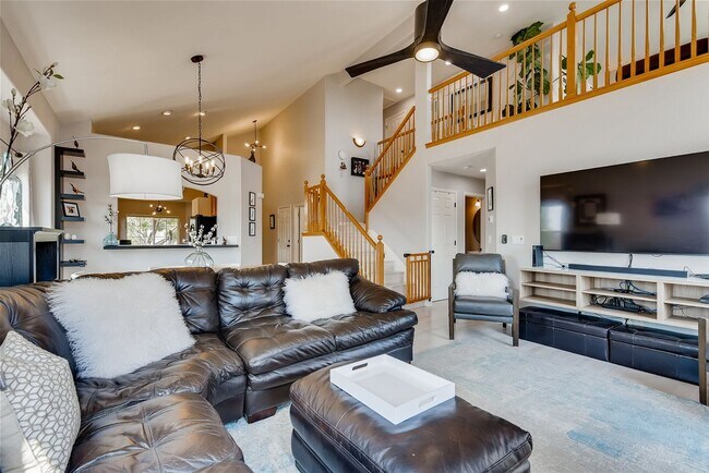 Building Photo - Beautiful 5 Bed 3.5 Bath Home In An Amazin...