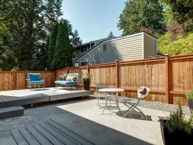 Building Photo - 1004 McDonald Ave