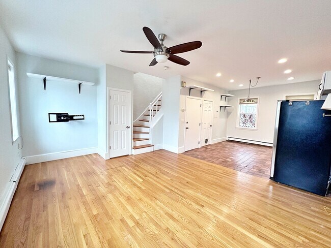 Building Photo - 6 Wilbur Ct