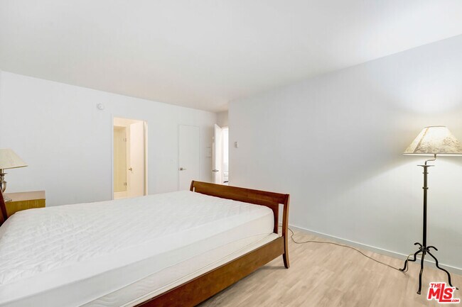 Building Photo - 16169 Sunset Blvd