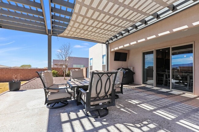 Building Photo - Beautifully Maintained 3 Bedroom Home in Mesa Village