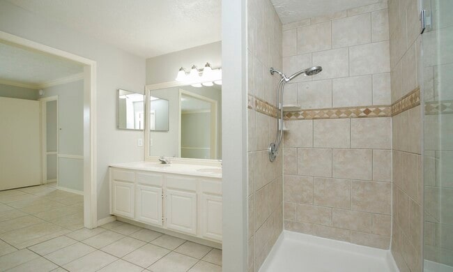 Building Photo - 18531 Lippizaner Dr