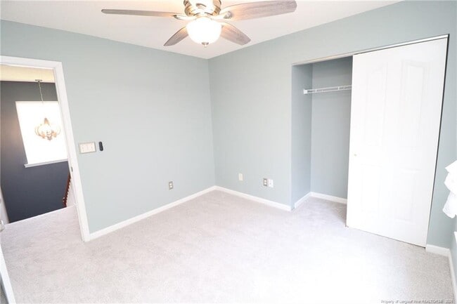 Building Photo - 137 Palmdale Ct