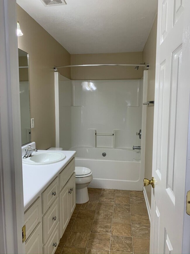 Building Photo - 410 Northrop Pl