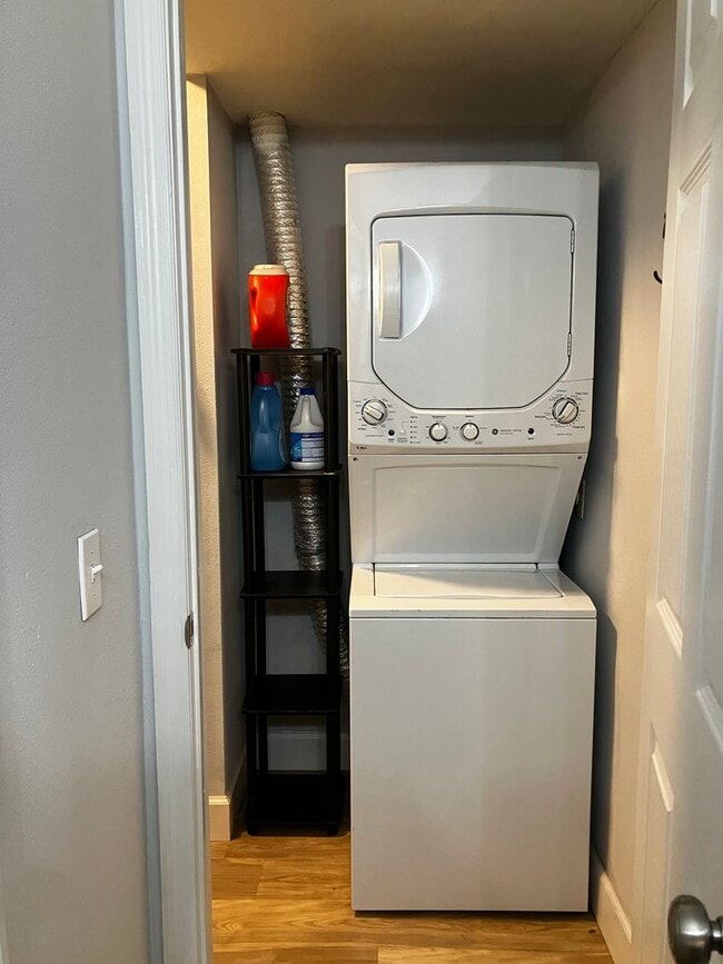 Building Photo - Furnished 1 bedroom in Preserves at River'...