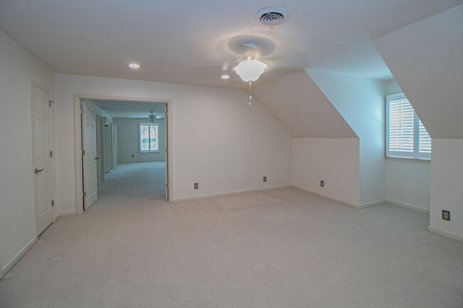 Building Photo - 815 Shady Bluff Trail