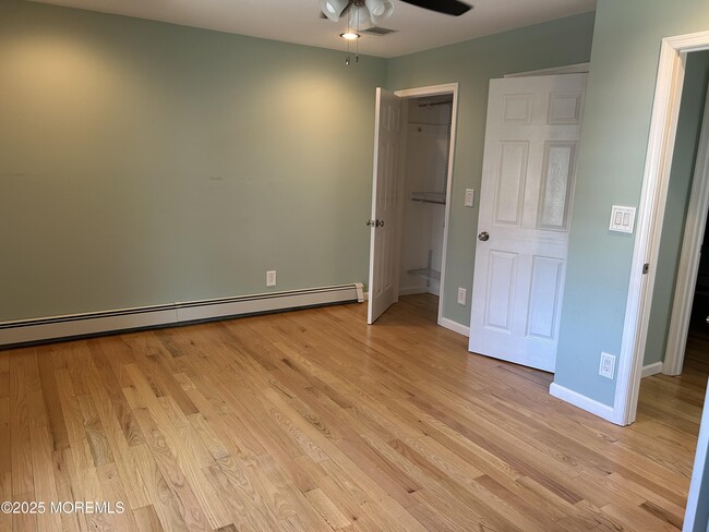 Building Photo - 44 Cabana Dr